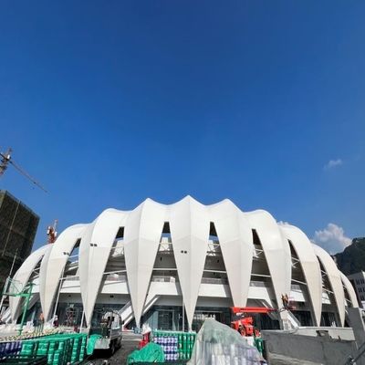 Gymnase préfabriqué de bâtiment en métal de structure métallique rouille recyclable de stade d'anti