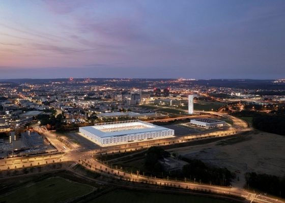 Le gymnase préfabriqué typique a galvanisé la longue construction d'acier d'envergure