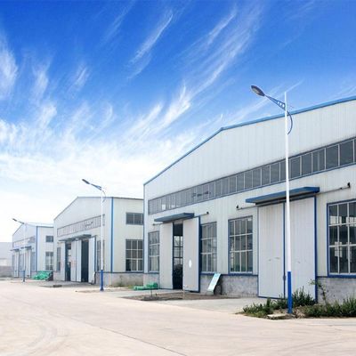 Large échelle multifonctionnelle d'entrepôt adaptée aux besoins du client par écurie de structure métallique