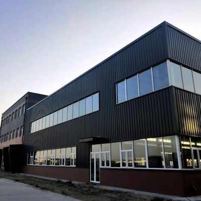 Large échelle multifonctionnelle d'entrepôt adaptée aux besoins du client par écurie de structure métallique