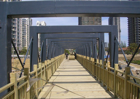 Q235B a préfabriqué la construction guidée de plate-forme de pont en structure métallique