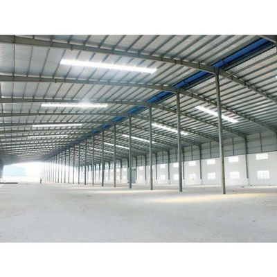 Entrepôt léger moderne de structure métallique établissant OIN professionnelle 9001