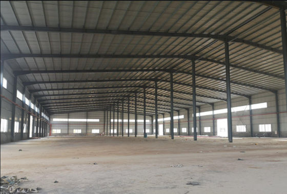 Bâtiment de stockage préfabriqué de cadre en acier d'entrepôt Q235B portail