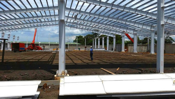 Norme de construction portaile préfabriquée de gigaoctet d'entrepôt de structure métallique de cadre