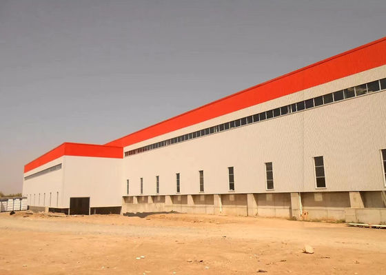 Entrepôt industriel préfabriqué en acier à longue portée avec conception personnalisée