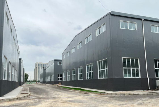 Cadre portail en acier léger préfabriqué commercial Q355B d'immeuble de bureaux
