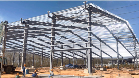 Q355 a soudé l'atelier de structure métallique de section de H avec le tuyau de descente d'UPVC