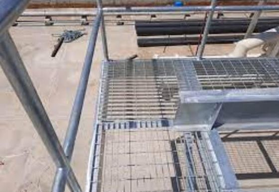 Plate-forme élevée de structure métallique de capacité de charge avec la sécurité élevée