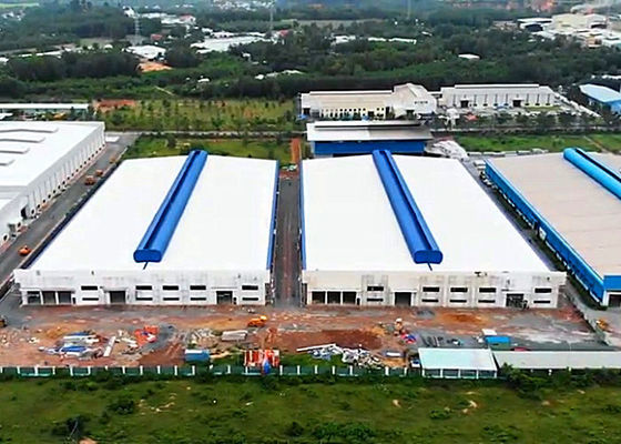 Q355 a soudé la construction d'atelier de structure métallique de section de H peinte
