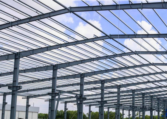 Q355 a soudé la construction d'atelier de structure métallique de section de H peinte