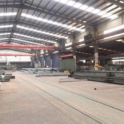 Q355 a soudé la construction d'atelier de structure métallique de section de H peinte