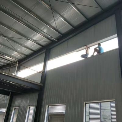 Ateliers de construction de toits en acier à inclinaison en métal léger de qualité supérieure