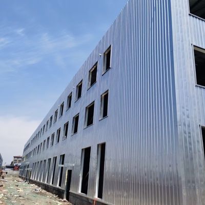 Fabrique de structures en acier de haute précision avec une période de construction courte