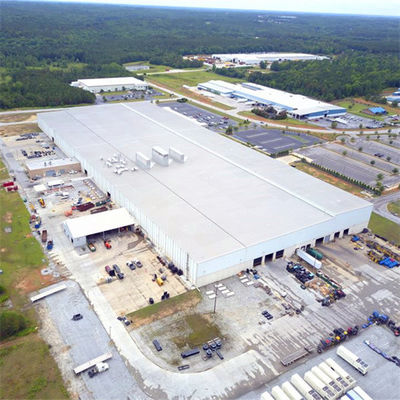 Q355B a préfabriqué la forme de grille de stade de structure métallique d'entrepôt