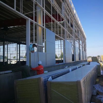 Entrepôt industriel préfabriqué à cadre d'acier à longue portée