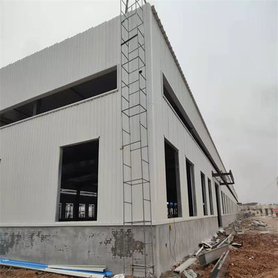 Atelier de construction en acier sur mesure avec traitement de surface galvanisé et matériaux